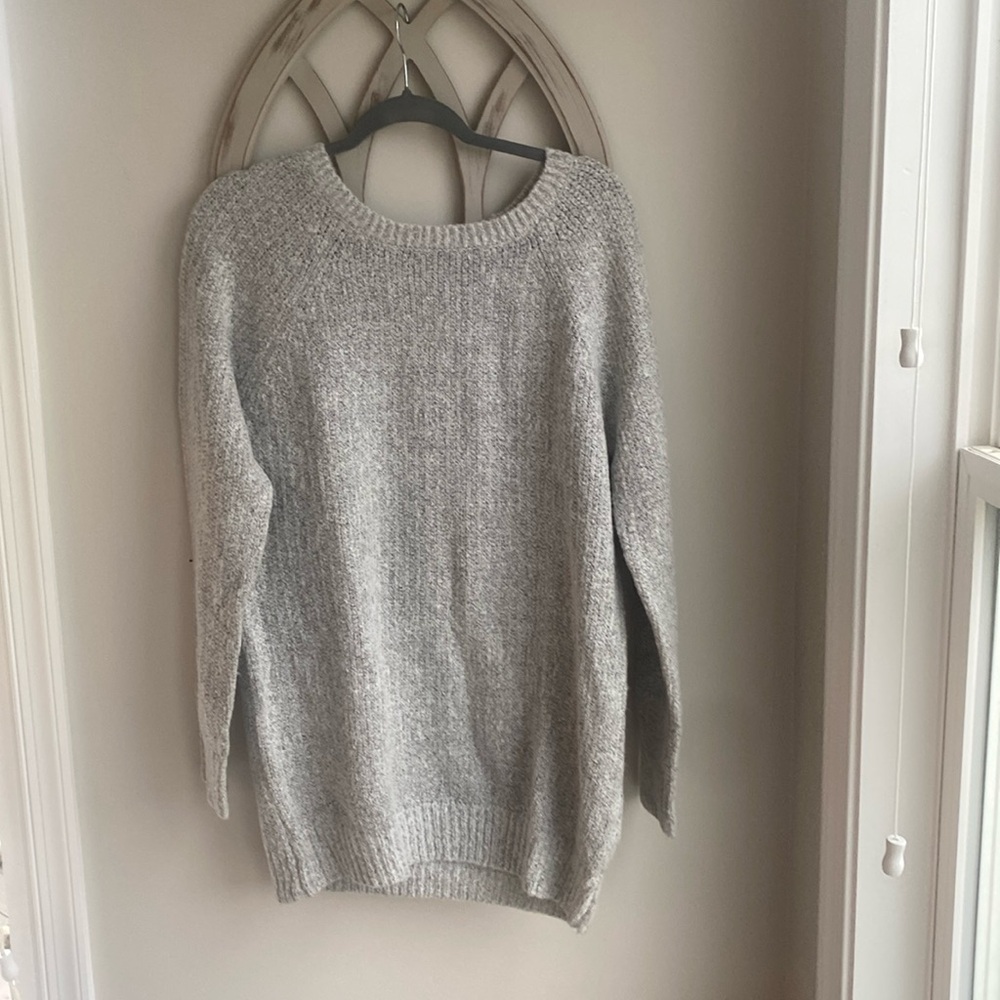 Forever 21 heather gray long crew neck sweater size large NWT